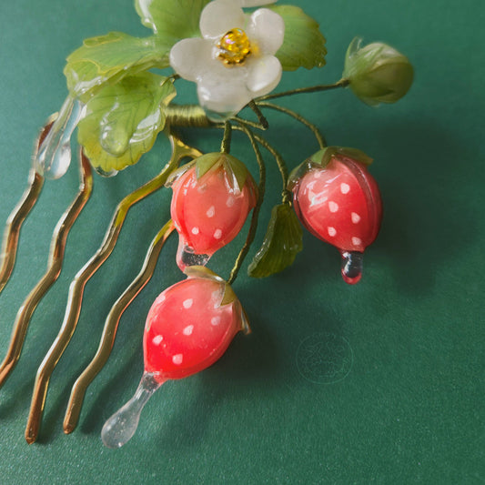 Strawberry in the Rain - Hair Comb