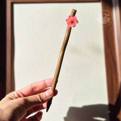 Lotus Stick (No Fish Charm)