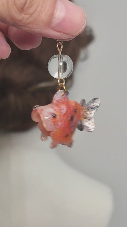 Papaya the Sparkle Goldfish