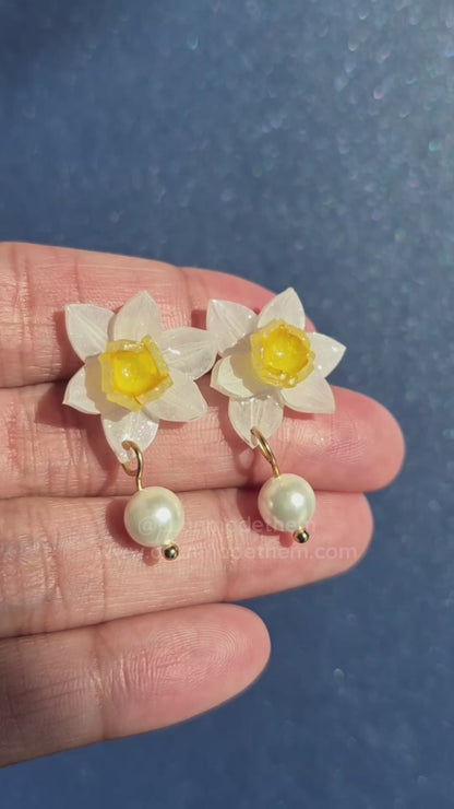 Daffodil Earrings